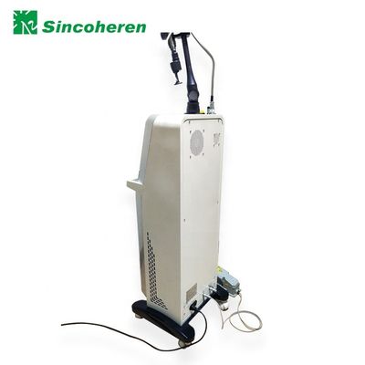 Macchina frazionaria Vaginal Tightening del laser di CO2 a 12,1 pollici di raffreddamento ad acqua